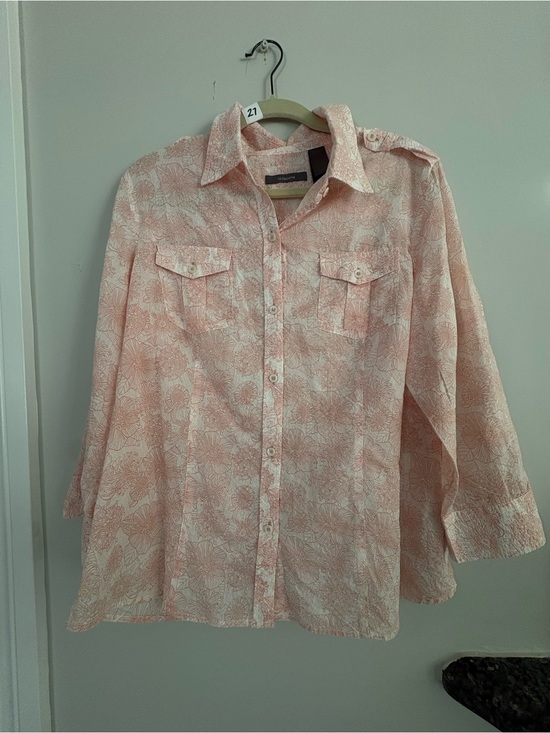 Liz Claiborne Tops - Liz Claiborne Light Pink Floral Button-Down Shirt